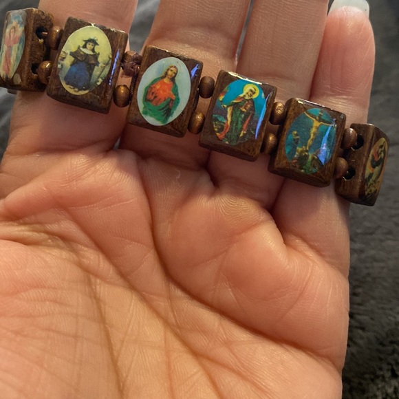 New Vintage Catholic Saint Bracelet Wooden Beaded Stretch Holy Religious Sacred - Picture 2 of 3